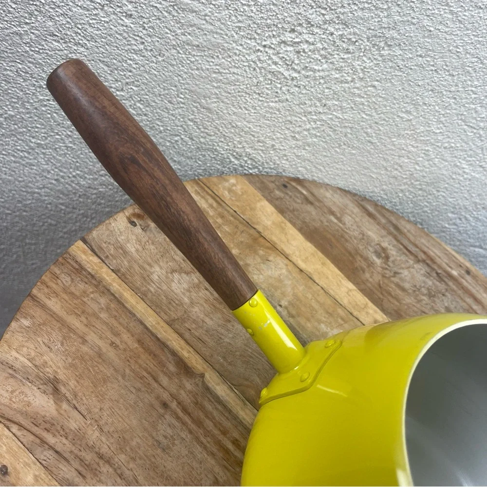 Vintage l 60s MCM Chartreuse Enameled Aluminum Walnut Handle Fondue Melting Pot